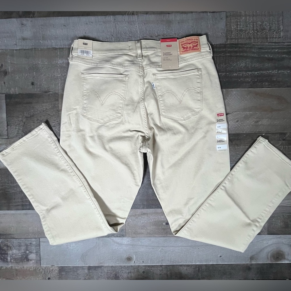 Levi's Women's Classic Straight Stretch Mid Rise Color Safari (Beige) Size 12 - Picture 2 of 12